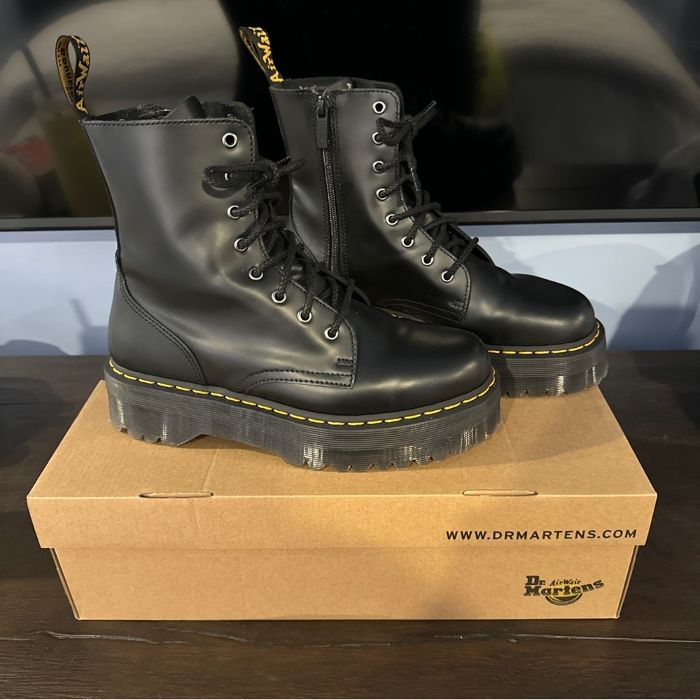 Dr. Marten Jadon Boot Smooth Leather Platforms